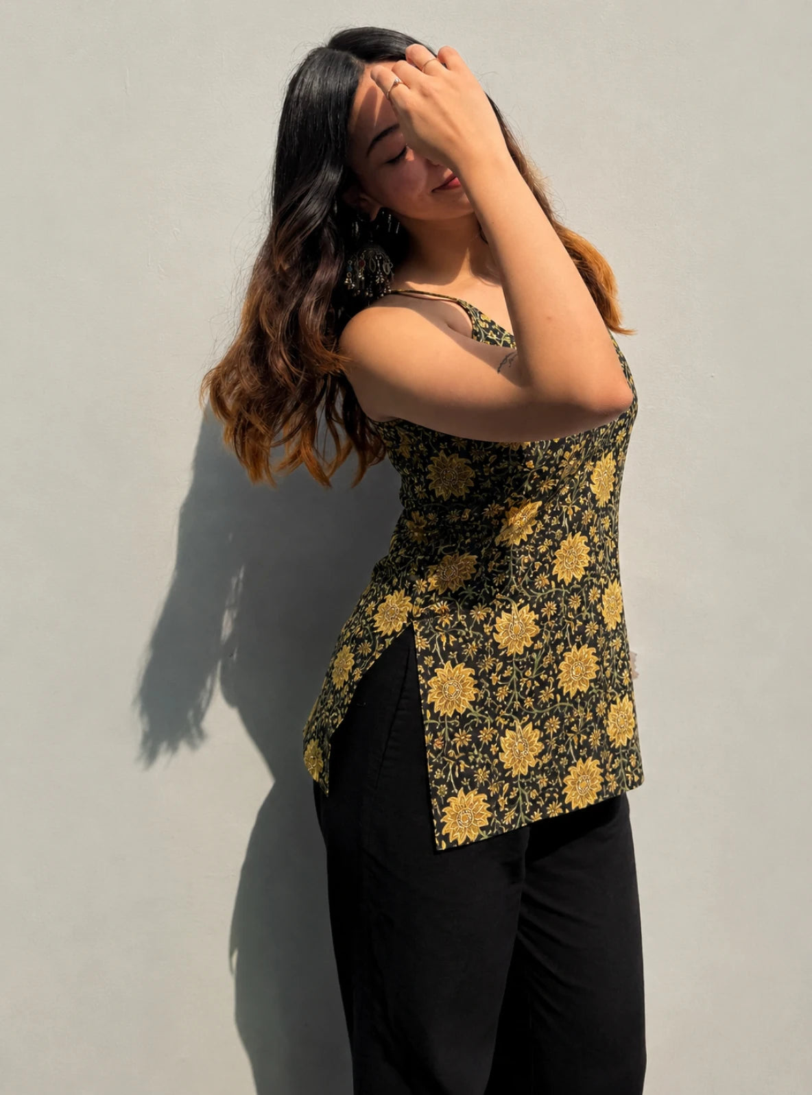 Tanvi Short Sleeveless Kurti