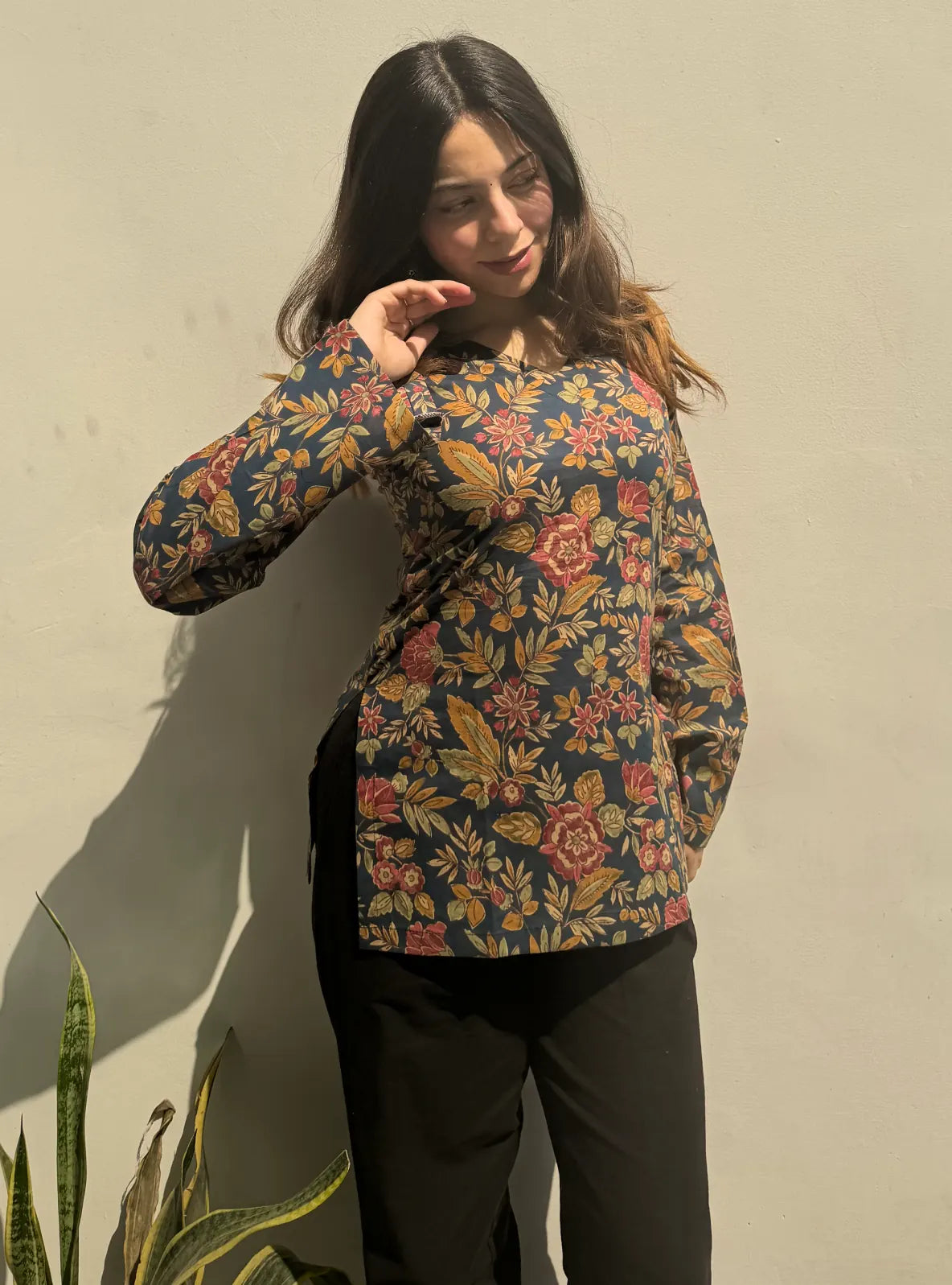 Gumshuda Bell Sleeves Kurti
