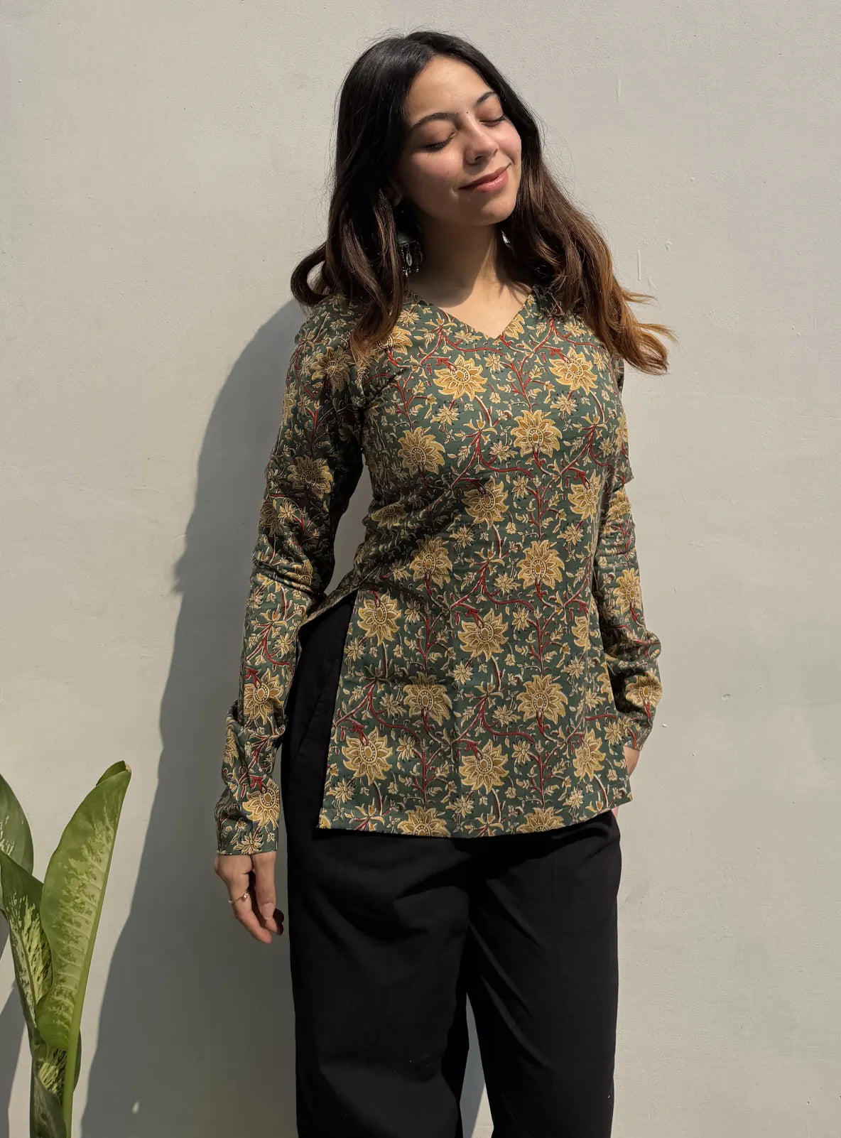 Divya Straight Sleeves Kurti