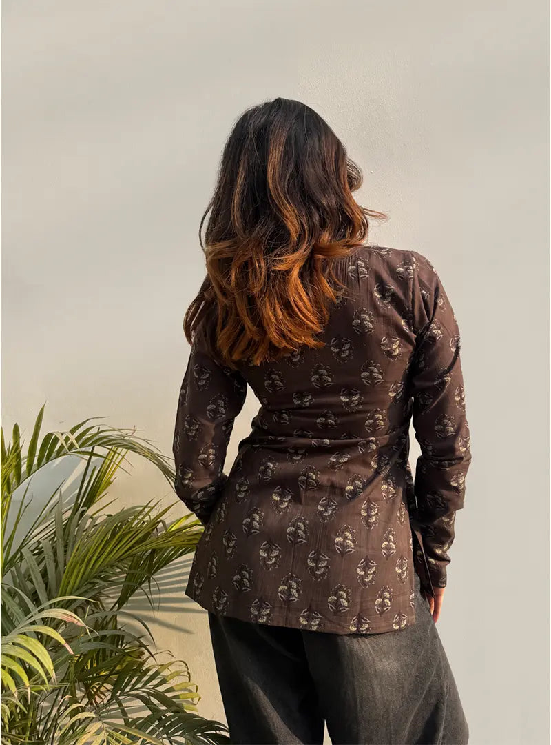 Bayaan Straight Sleeves Kurti by Evara