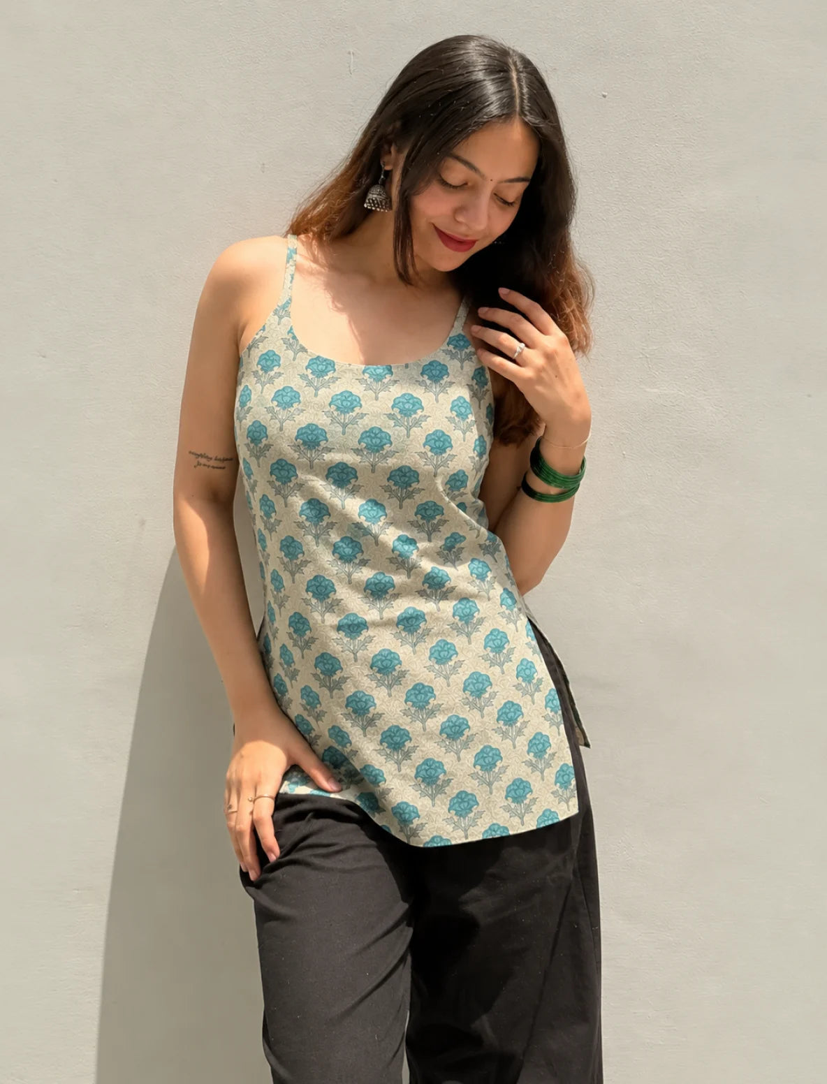 Veda Short Sleeveless Kurti