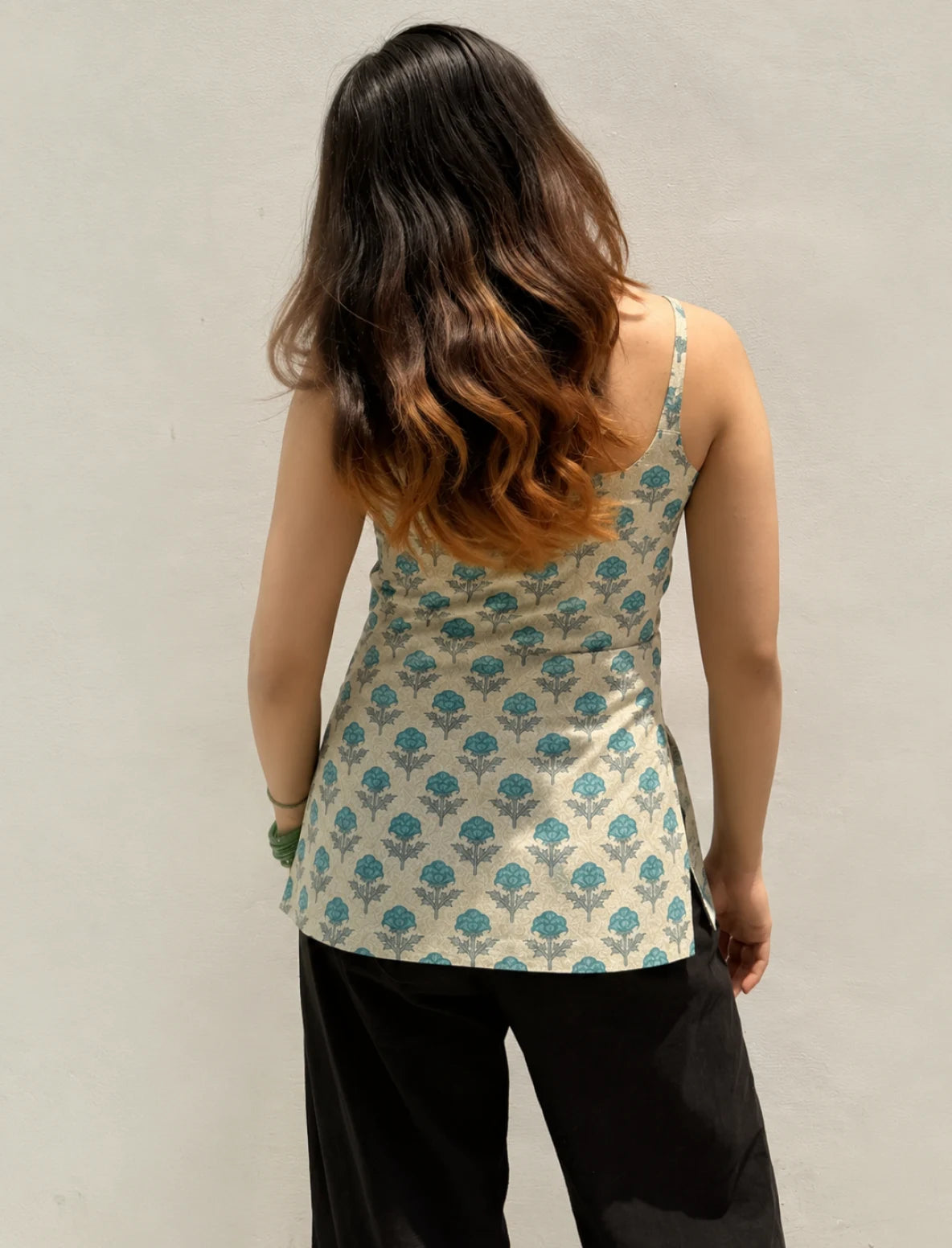 Veda Short Sleeveless Kurti