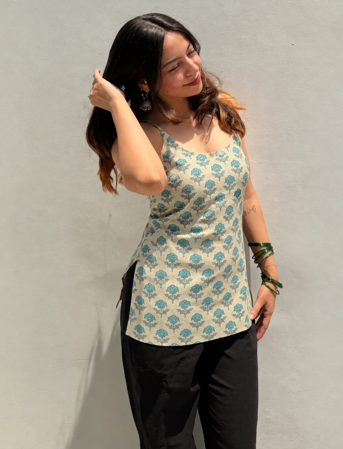 Veda Short Sleeveless Kurti