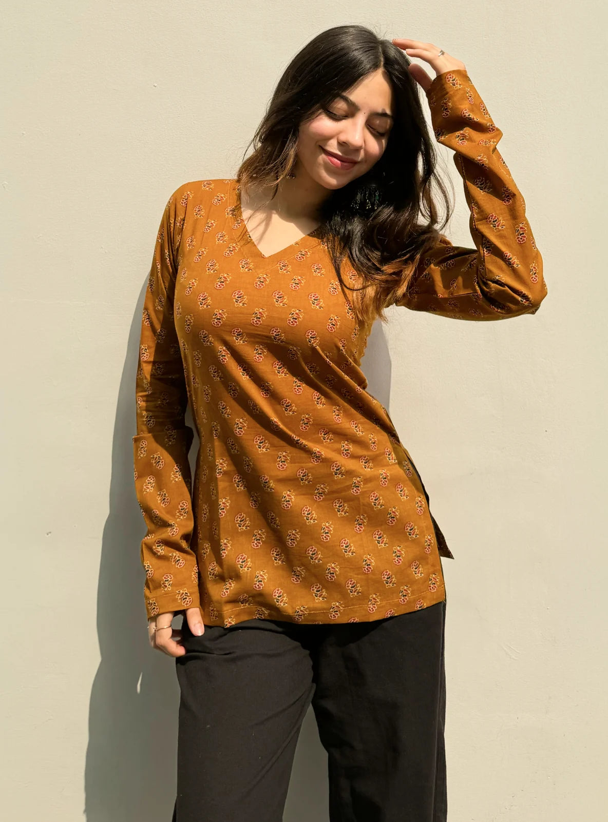 Nisaar Straight Sleeves Kurti