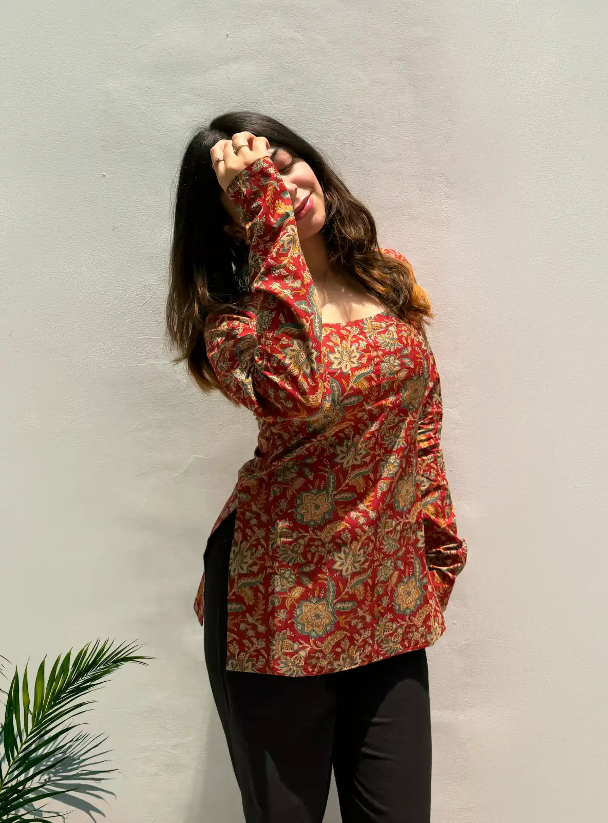 Bijli Gul Boat Neck Kurti