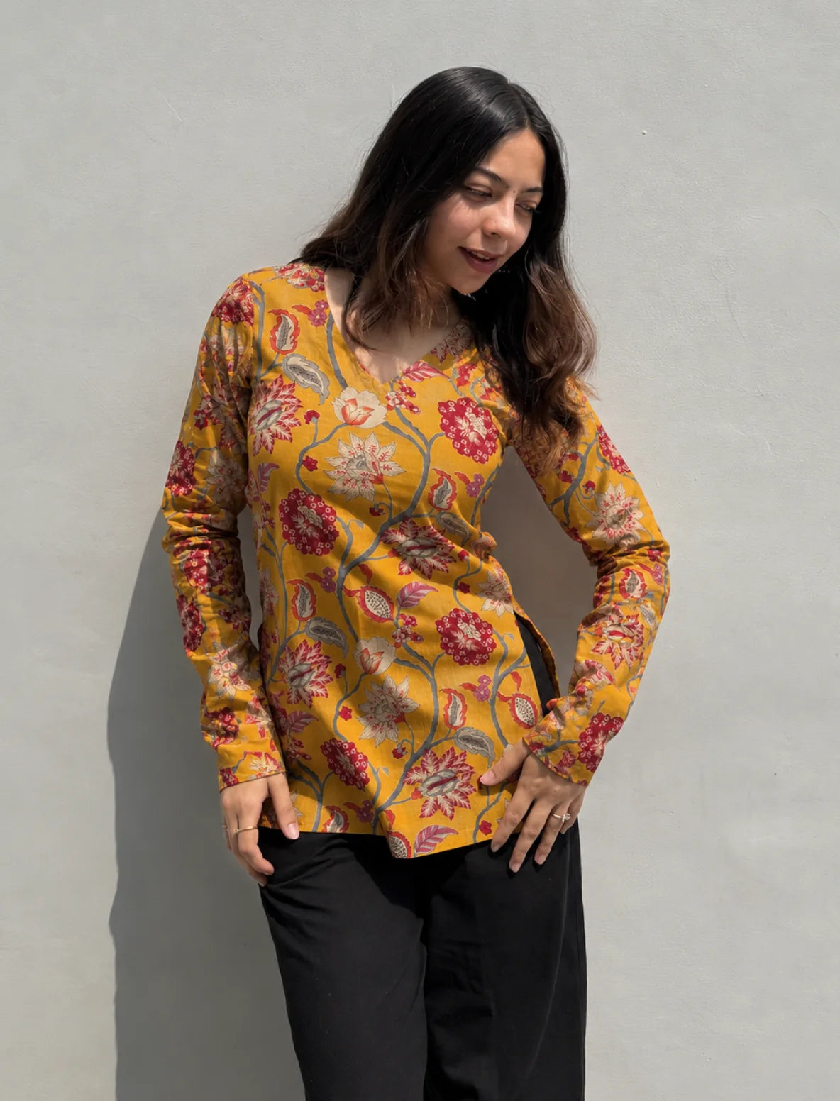 Suvarna Straight Sleeves Kurti