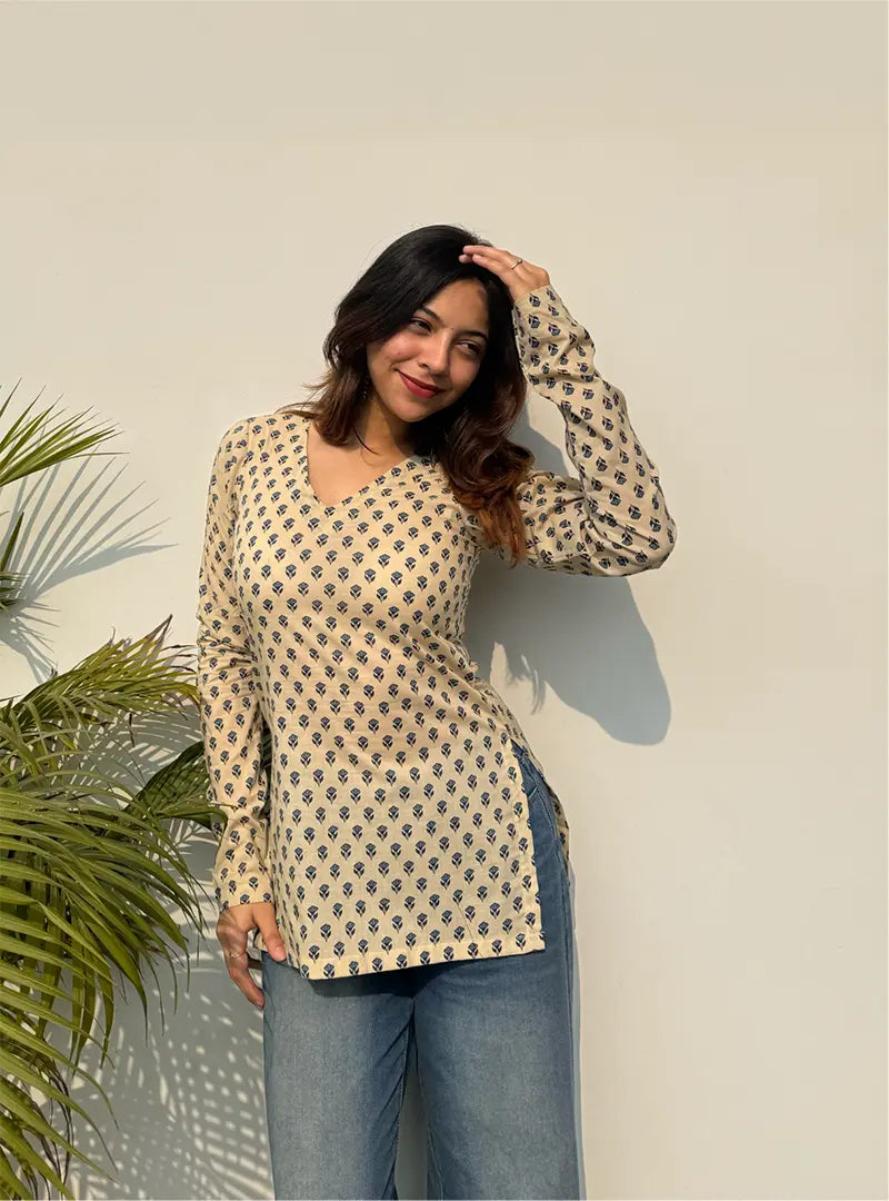 Saiyyan Straight Sleeves Kurti