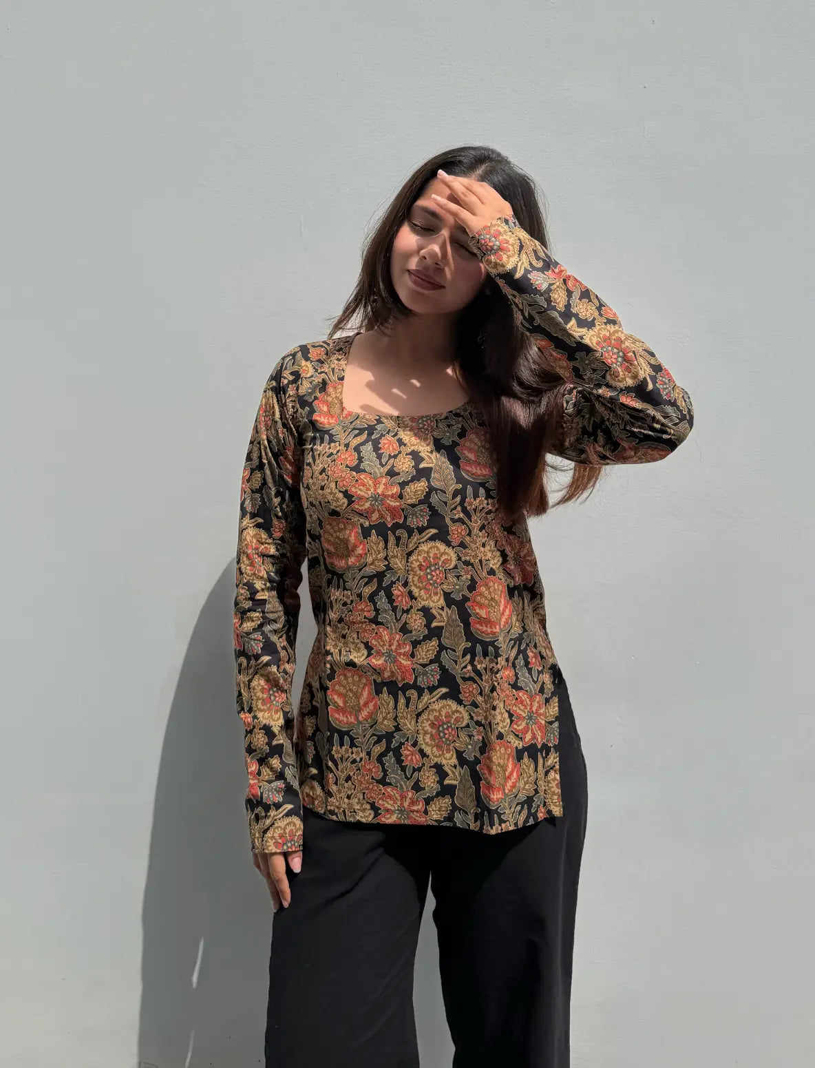 Faguni Boat Neck Kurti