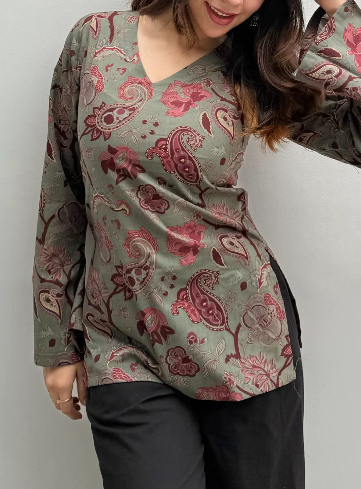 Vaidehi Bell Sleeves Kurti