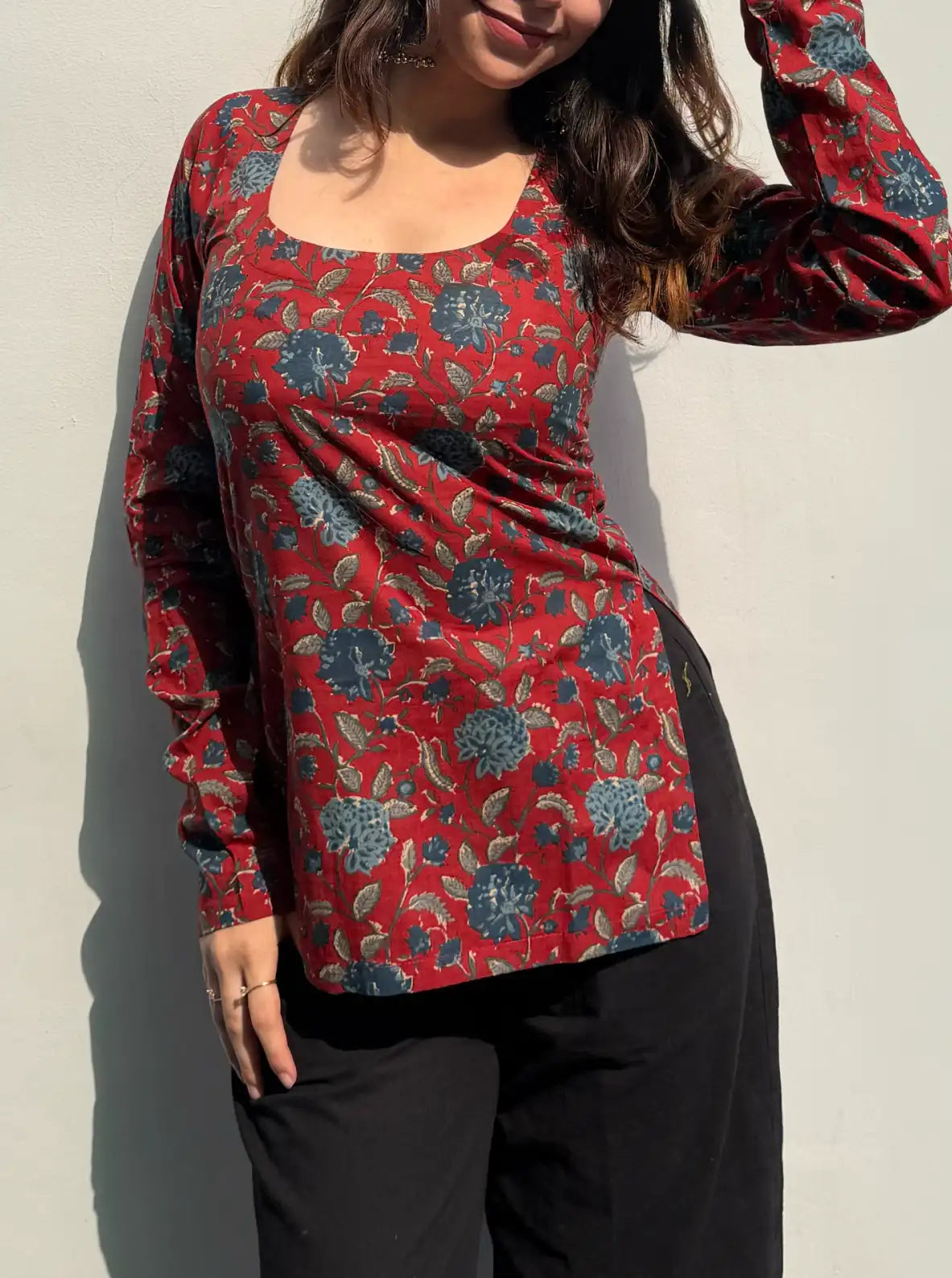 Yashasvi Boat Neck Kurti