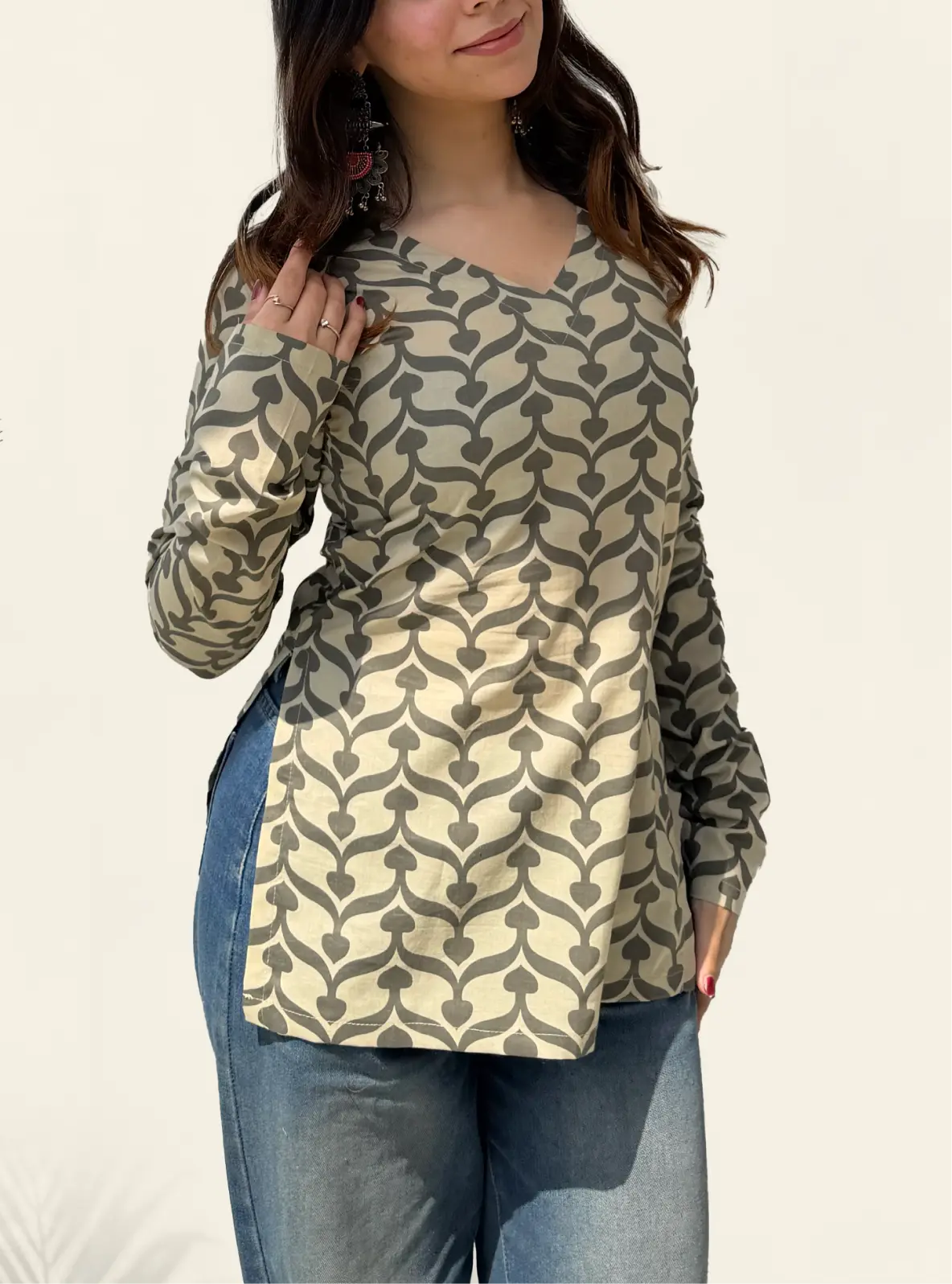 Aditri Straight Sleeves Kurti