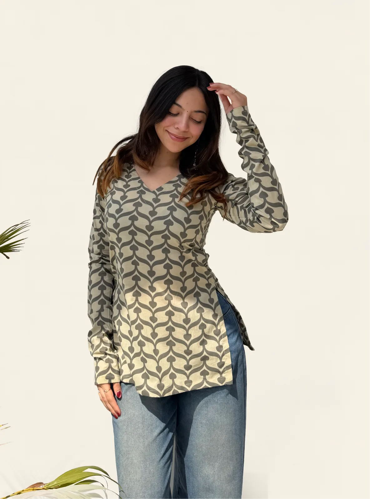 Aditri Straight Sleeves Kurti