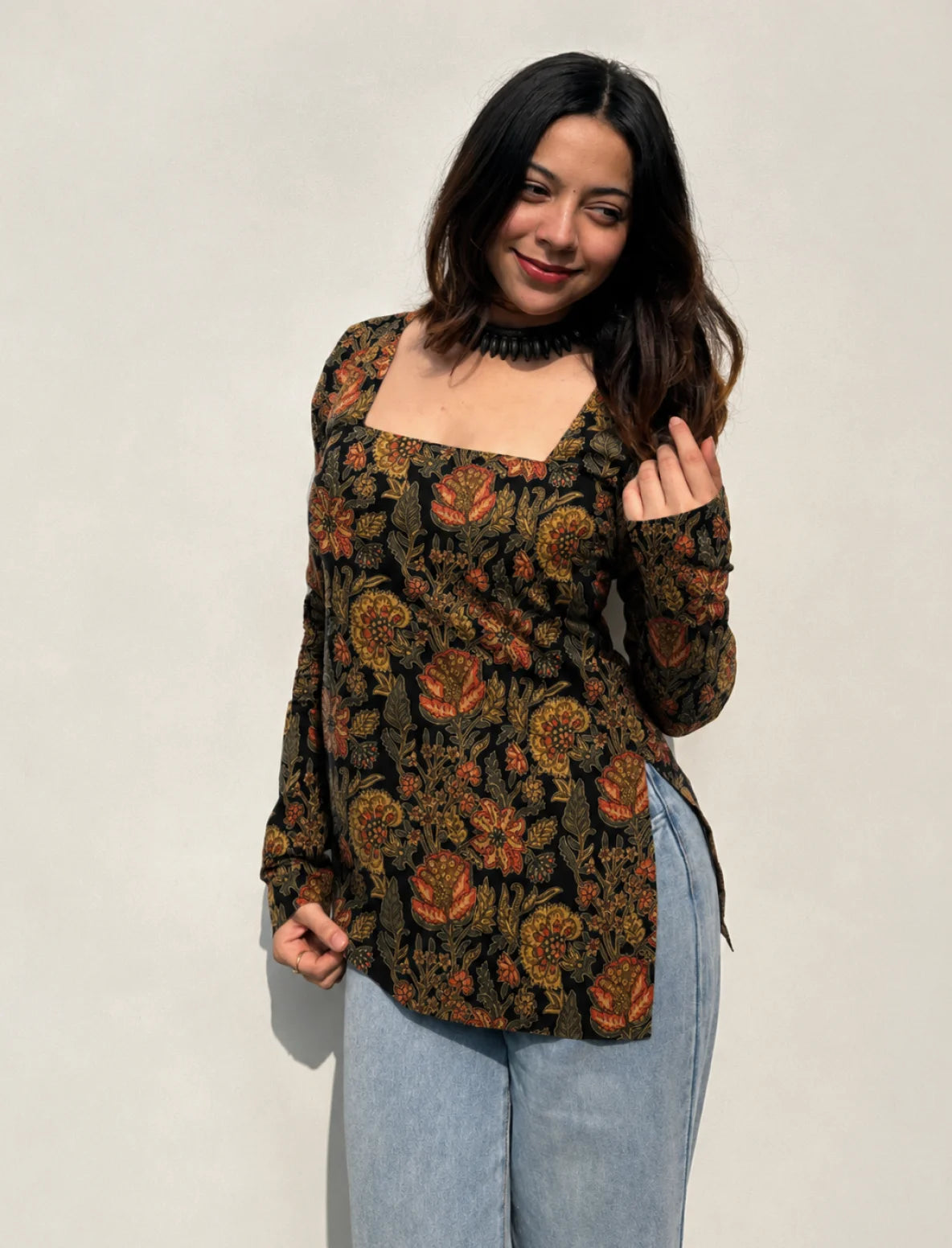 Faguni Boat Neck Kurti