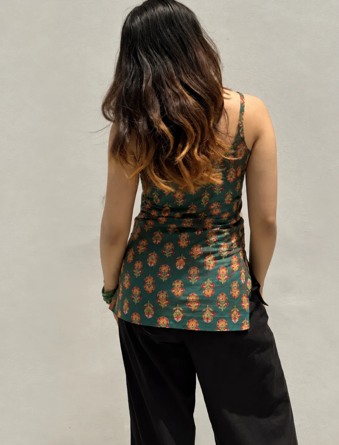Mrinali Short Sleeveless Kurti