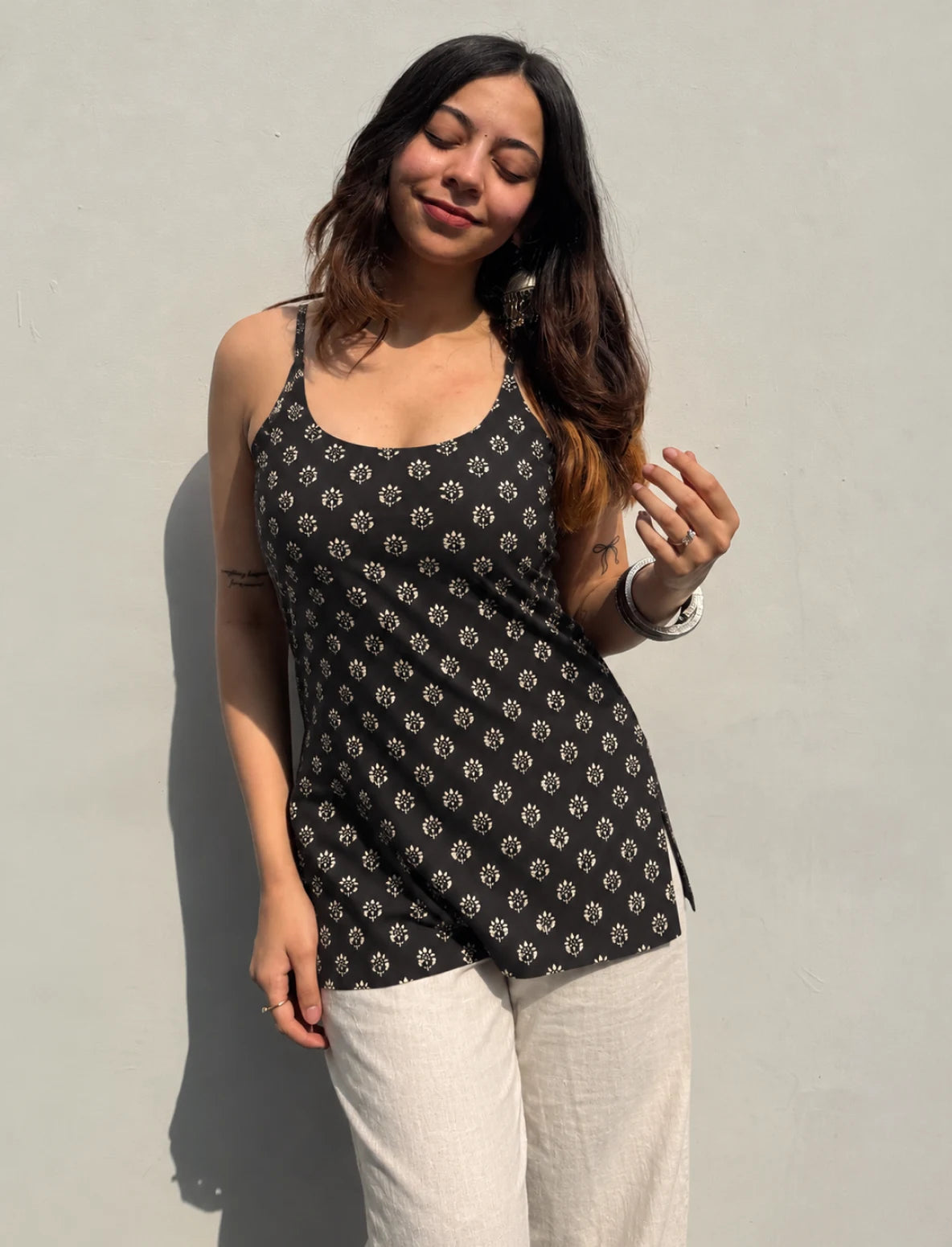 Dhirti Short Sleeveless Kurti
