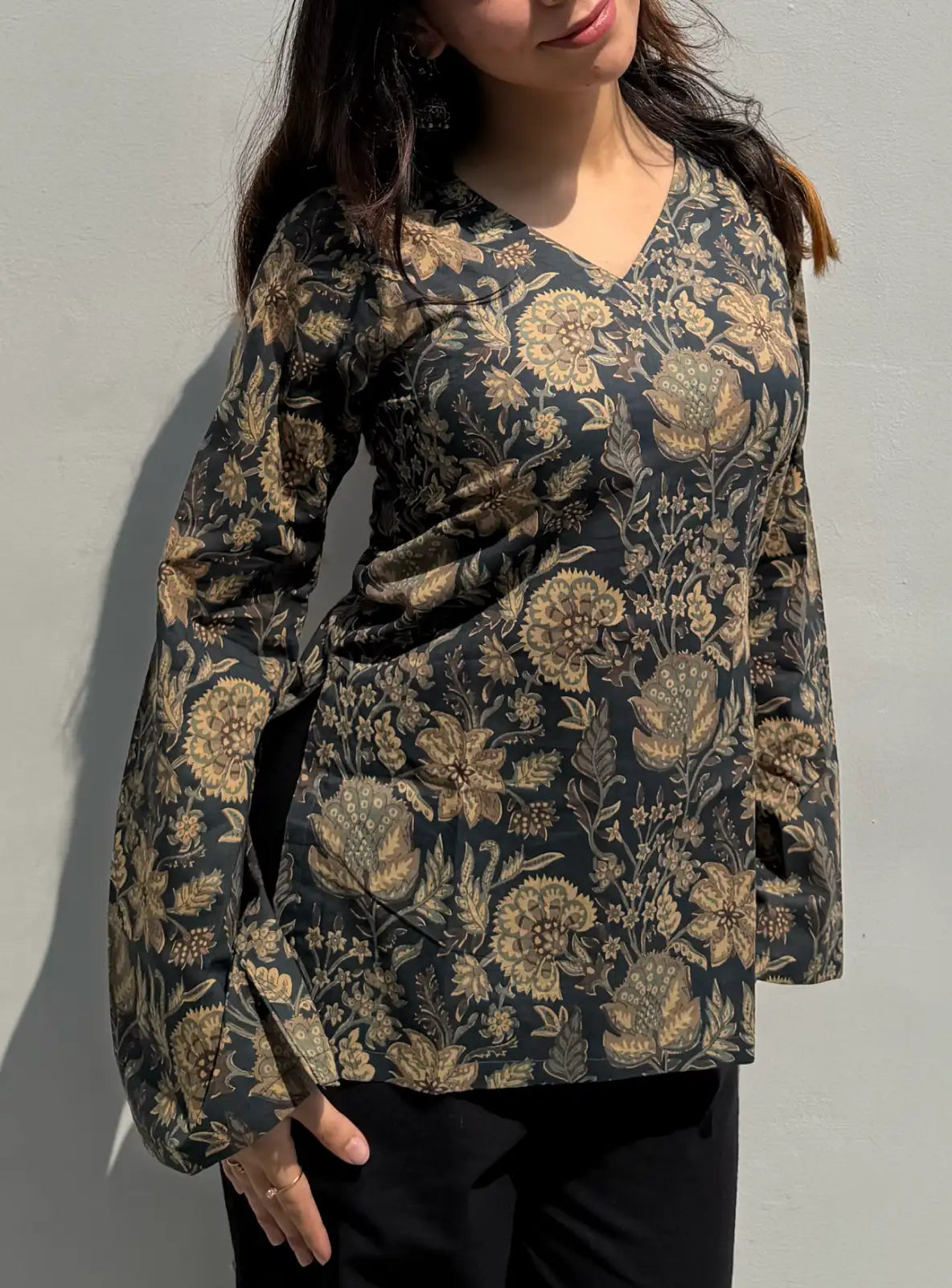 Jaan Nisaar Bell Sleeves Kurti
