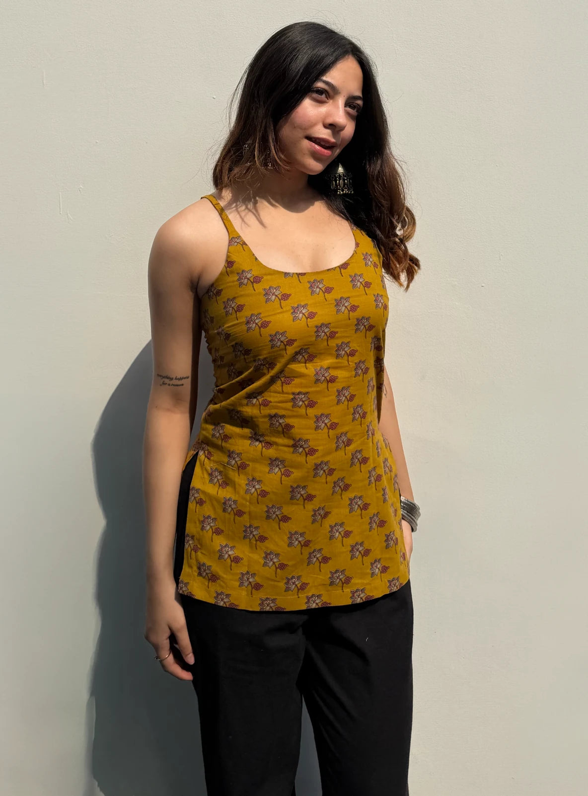 Qissa Short Sleeveless Kurti