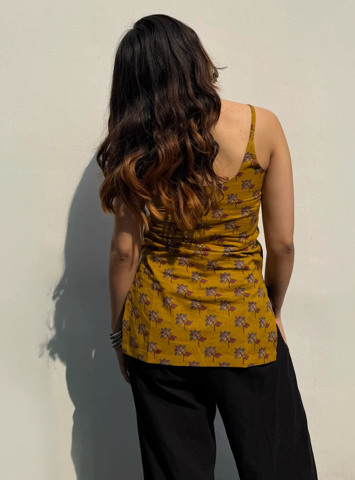 Qissa Short Sleeveless Kurti