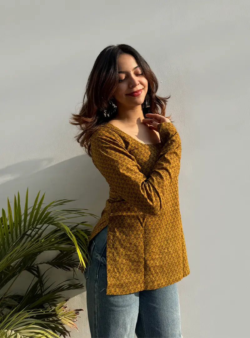 Kaashni Boat Neck Kurti by Evara