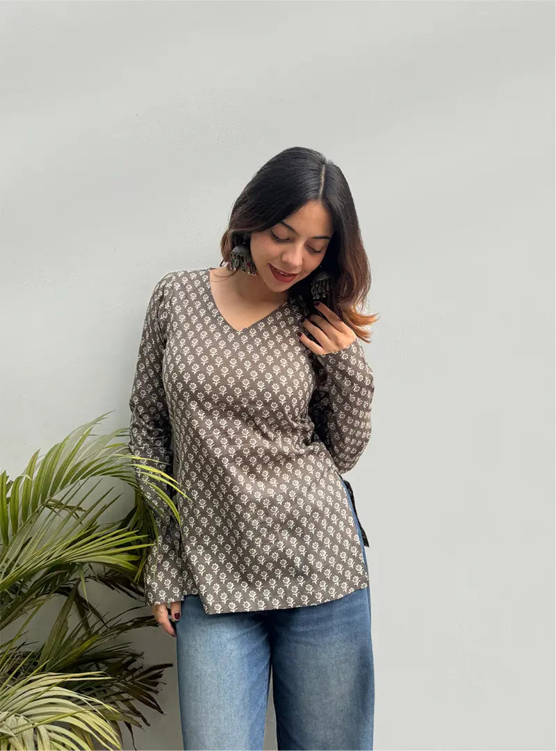 Dhwani Straight Sleeves Kurti