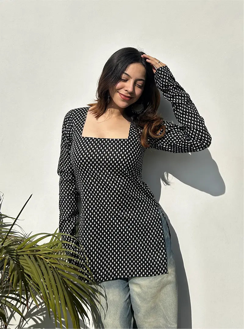 Sajna Square Neck Kurti