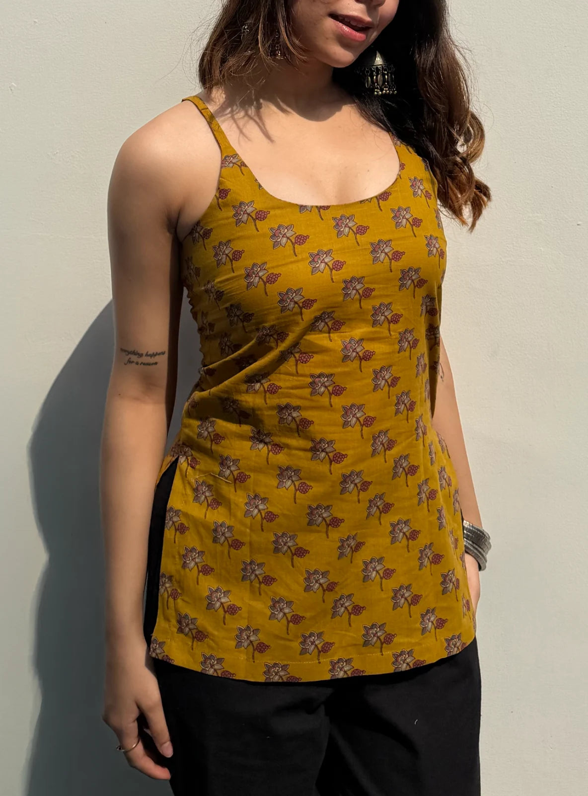 Qissa Short Sleeveless Kurti