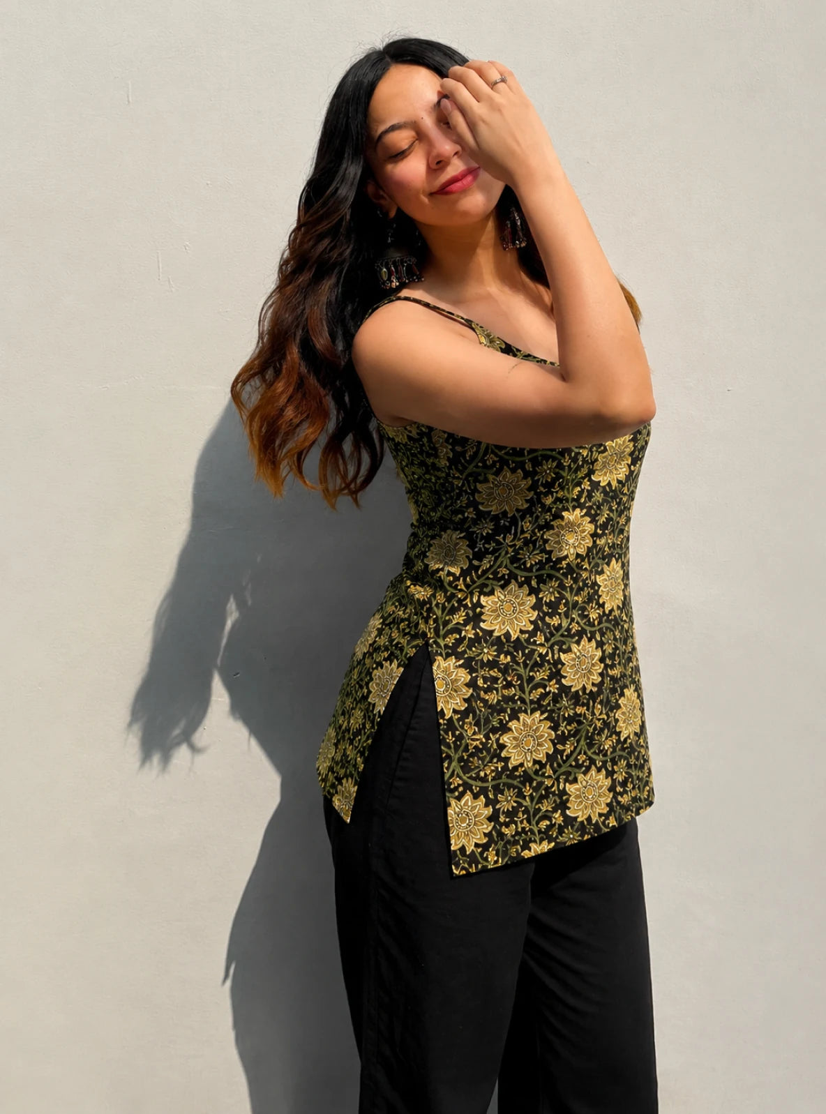 Tanvi Short Sleeveless Kurti