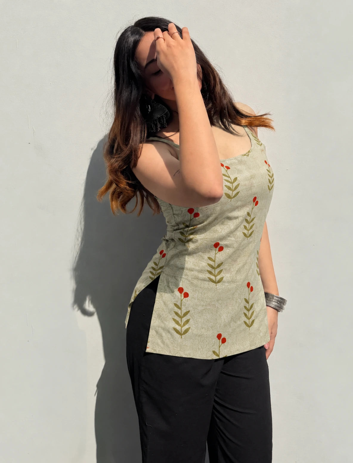 Kuhu Short Sleeveless Kurti