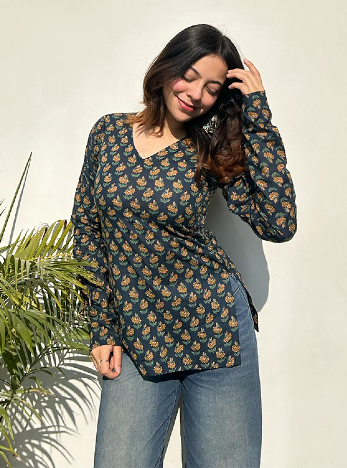 Kaynaat Straight Sleeves Kurti