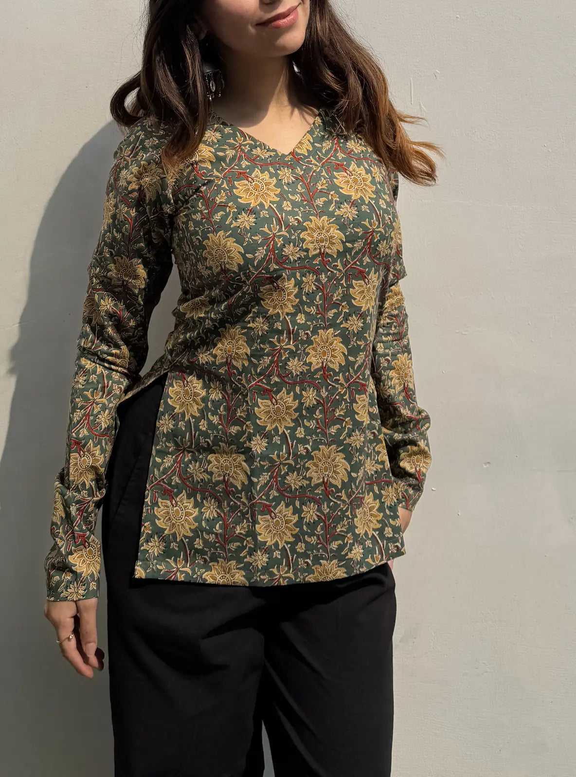 Divya Straight Sleeves Kurti
