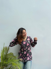 Powai Pataka Straight Sleeves Kurti by Evara