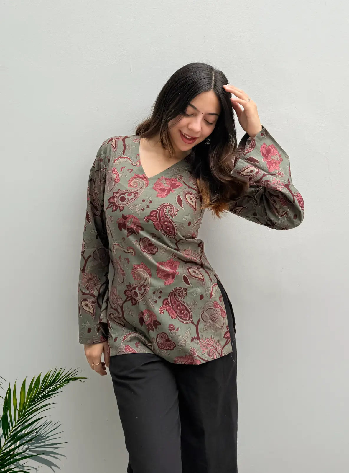 Vaidehi Bell Sleeves Kurti