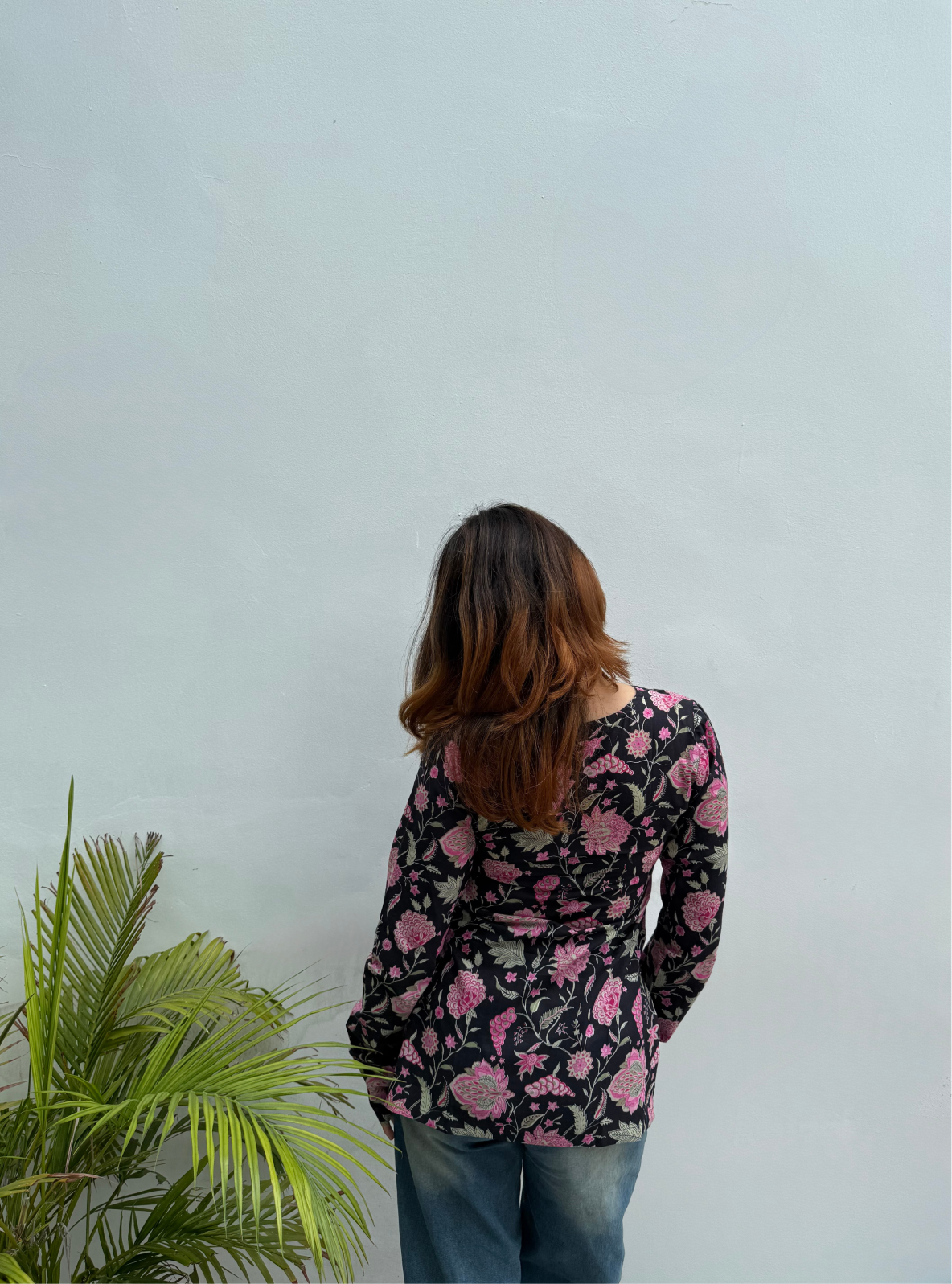 Powai Pataka Straight Sleeves Kurti by Evara
