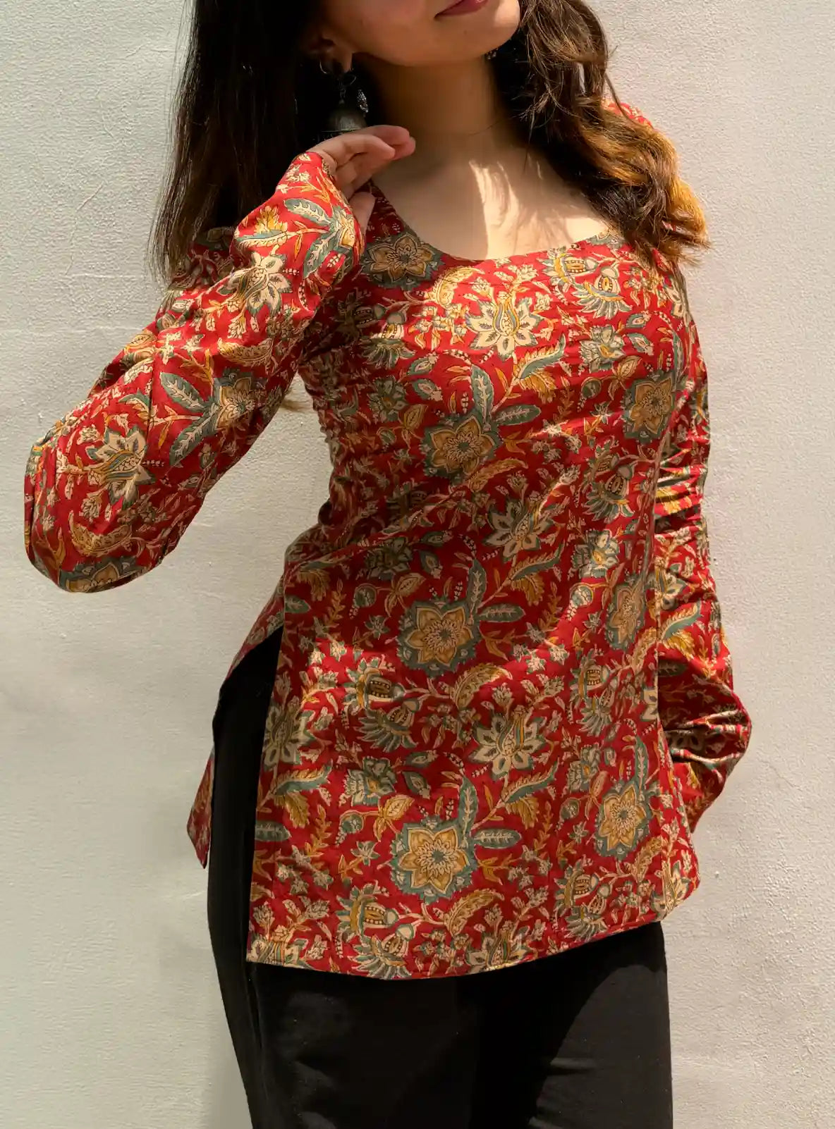Bijli Gul Boat Neck Kurti