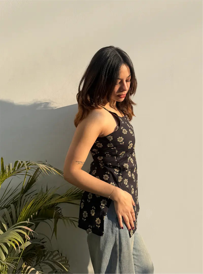 Akira Short Sleeveless Kurti by Evara