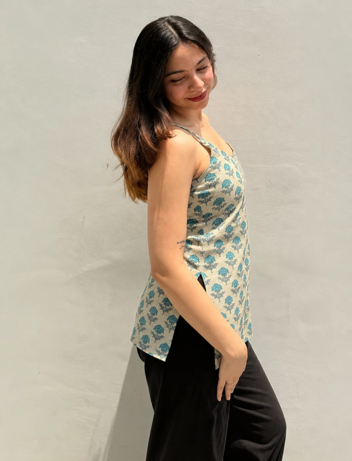 Veda Short Sleeveless Kurti
