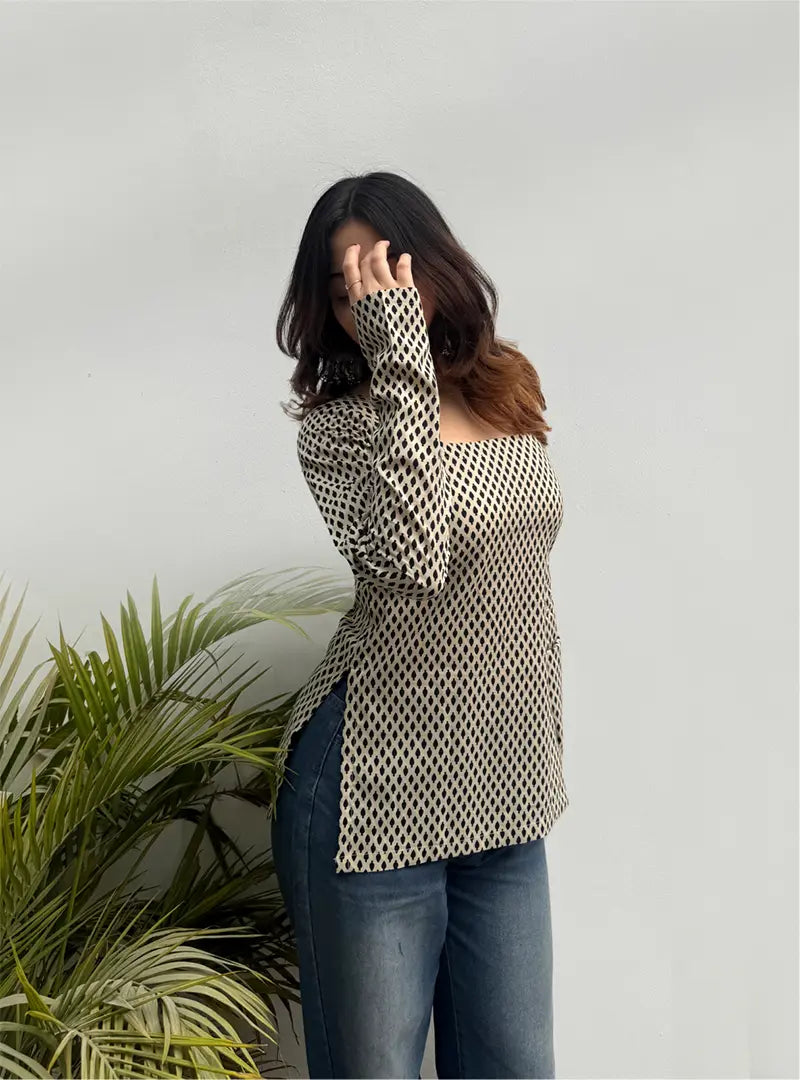 Sargam Boat Neck Kurti by Evara