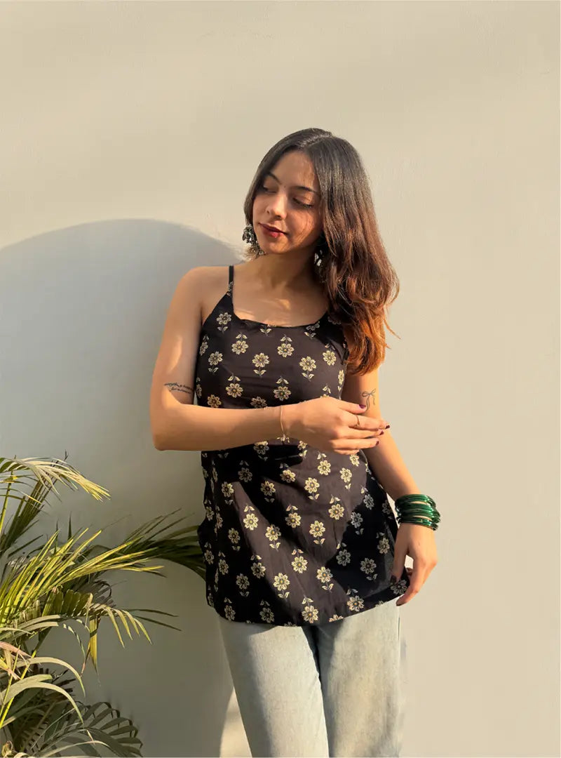 Akira Short Sleeveless Kurti by Evara
