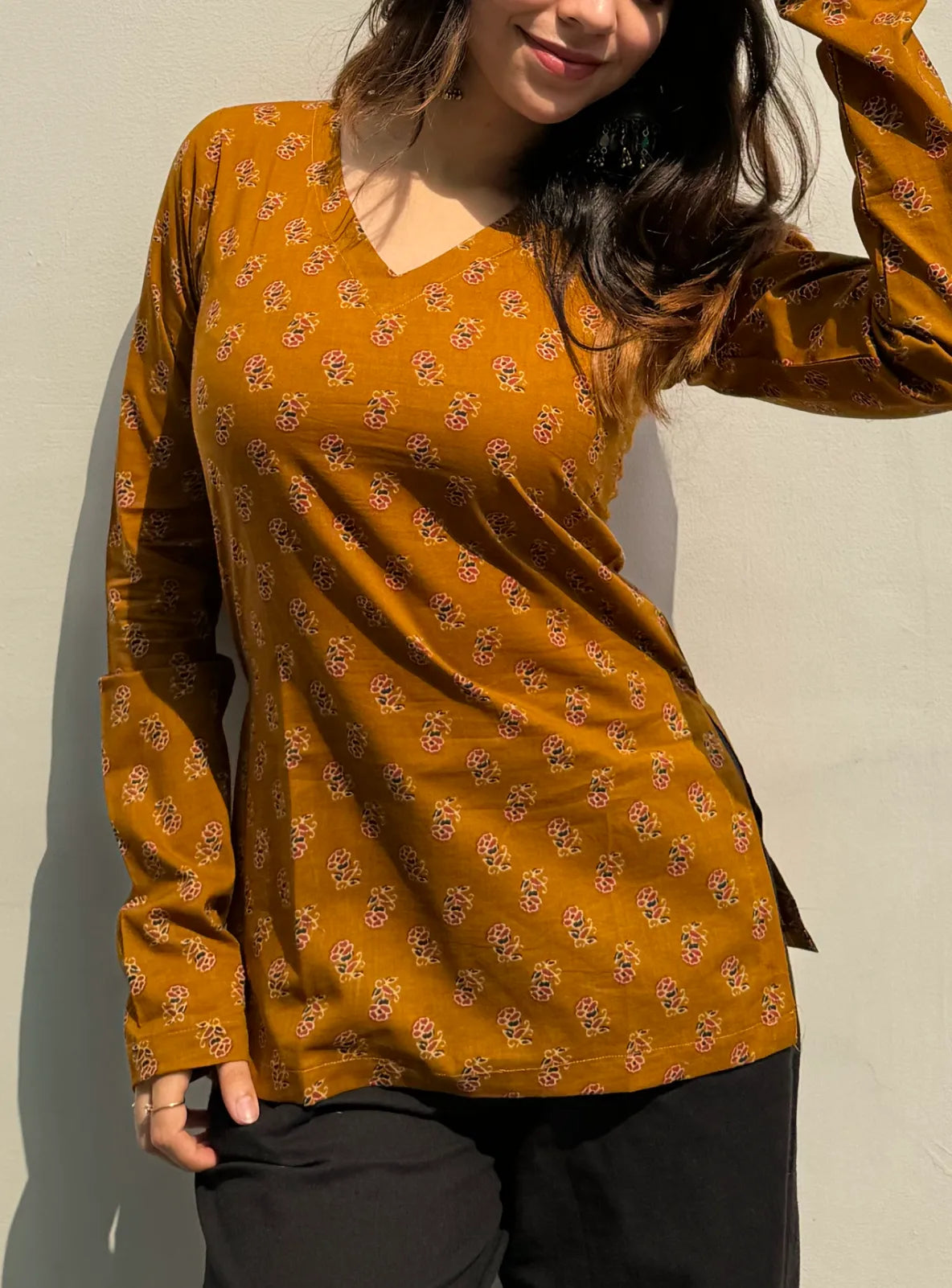 Nisaar Straight Sleeves Kurti