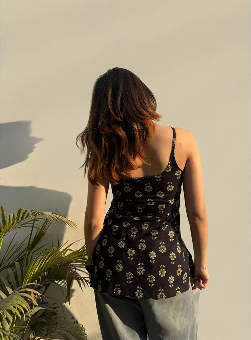 Akira Short Sleeveless Kurti by Evara