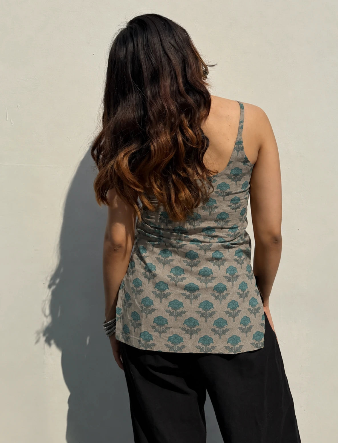 Veda Short Sleeveless Kurti