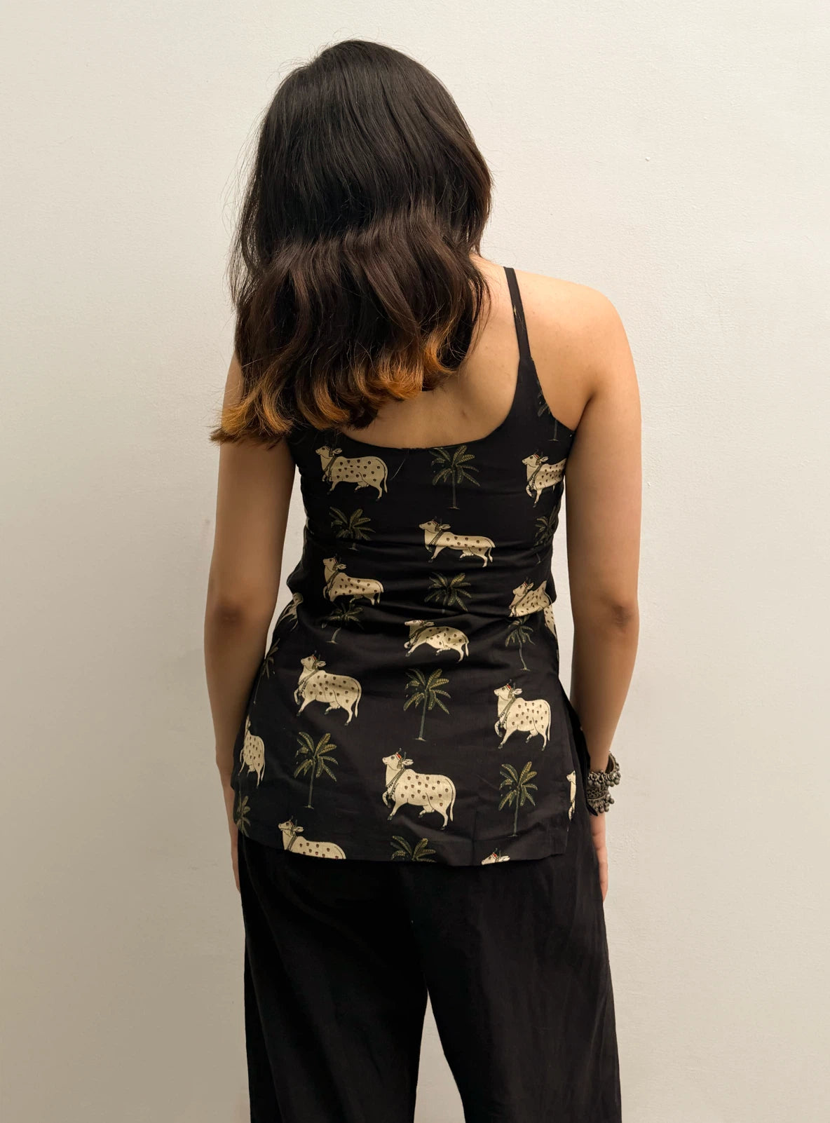 Gauri Short Sleeveless Kurti