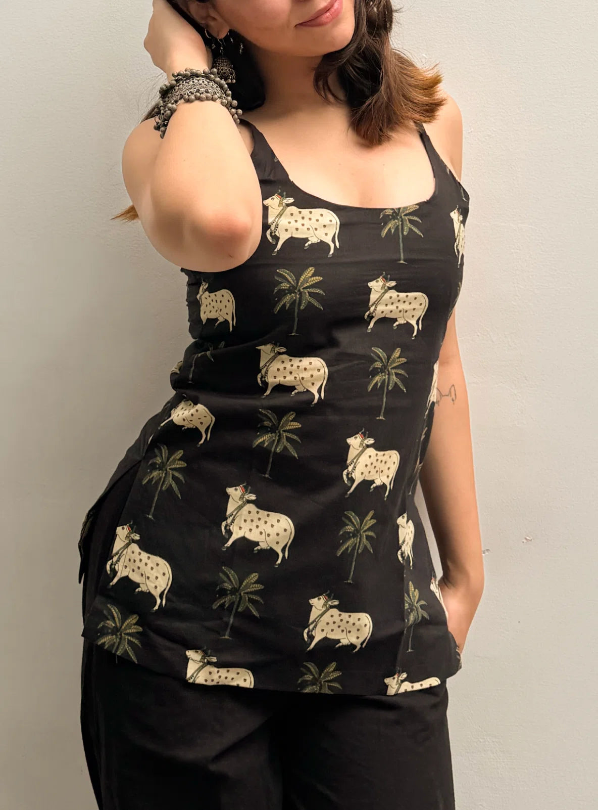 Gauri Short Sleeveless Kurti