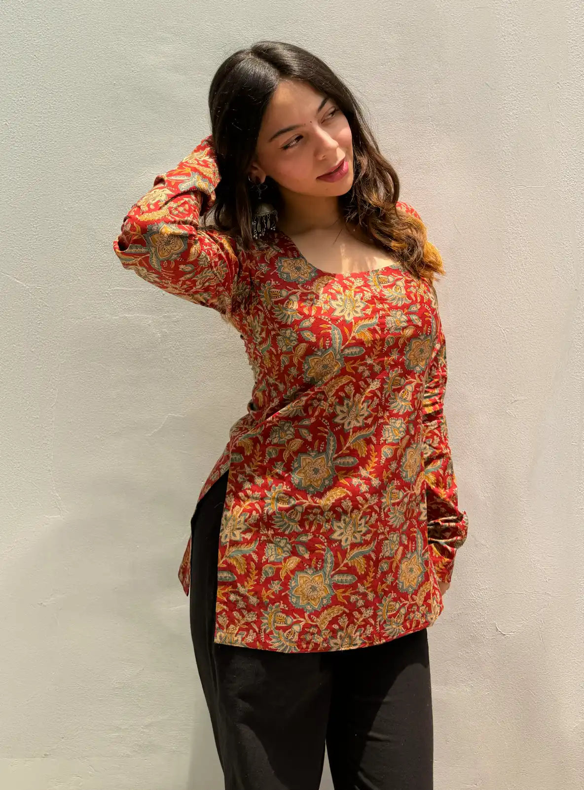 Bijli Gul Boat Neck Kurti