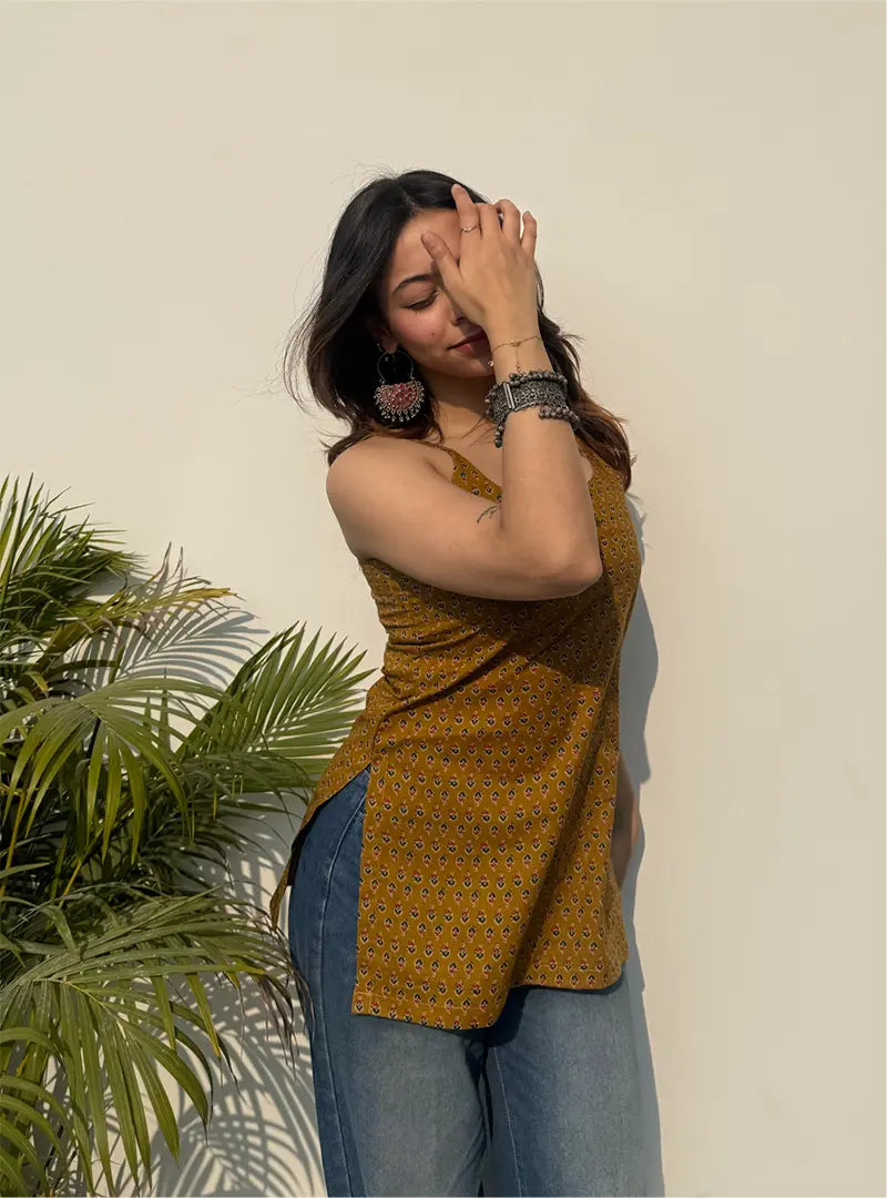 Beriyaan Short Sleeveless Kurti