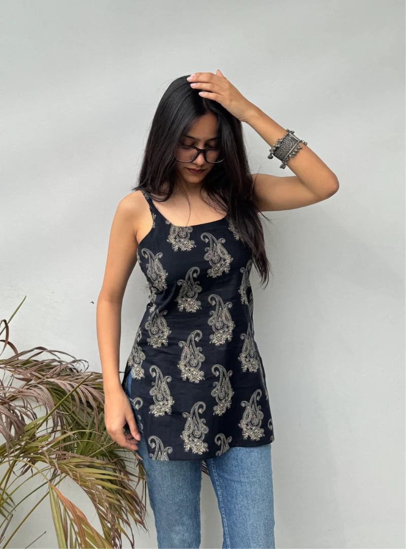 Tishya Short Sleeveless Kurti