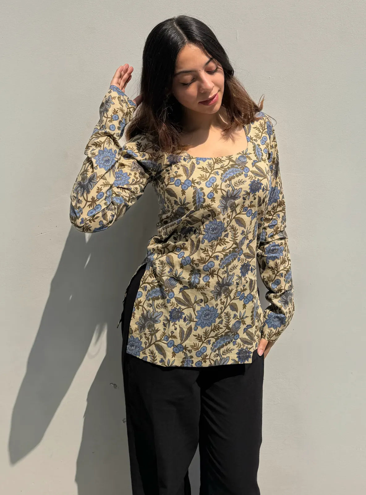 Ruhani Boat Neck Kurti