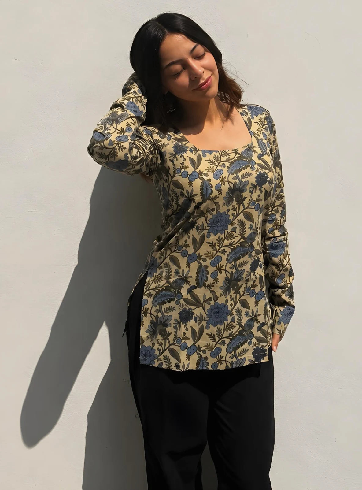 Ruhani Boat Neck Kurti