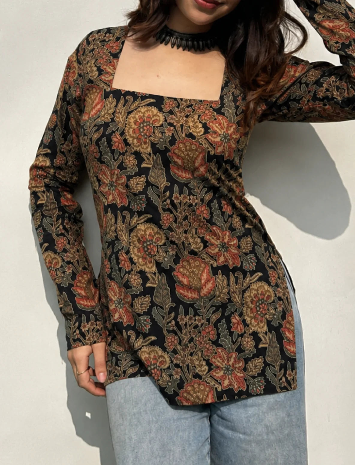 Faguni Boat Neck Kurti