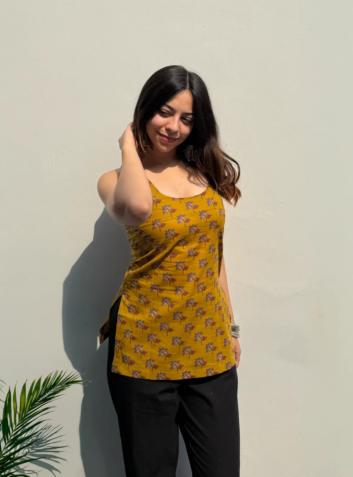 Qissa Short Sleeveless Kurti